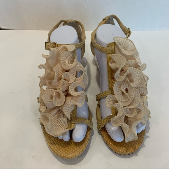 KELSI DAGGER size 10 Anthropologie sandals tan crocodile with ruffles ankle wrap - Picture 3 of 12